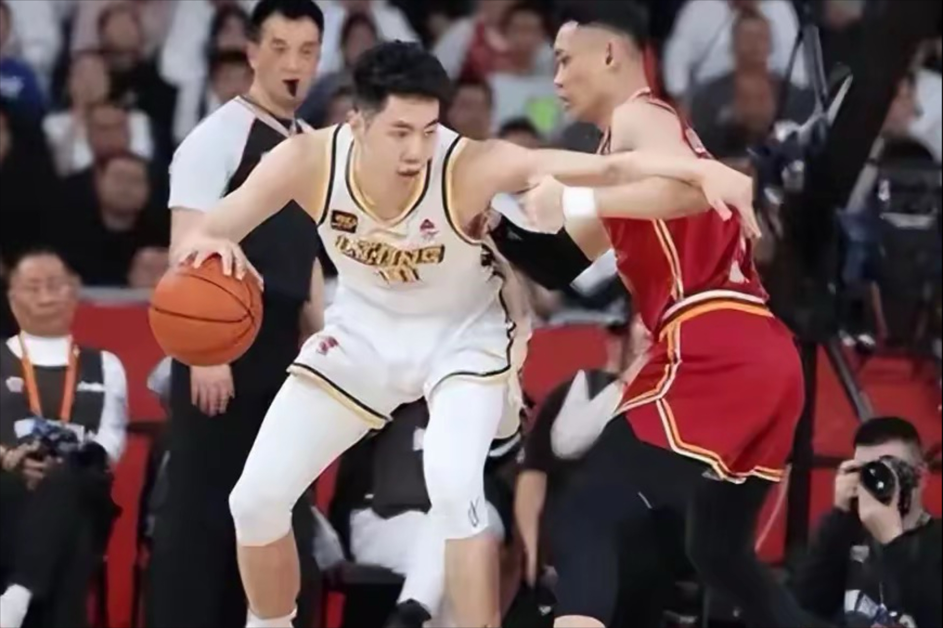 九游体育官网-男子双人跳水比赛视频