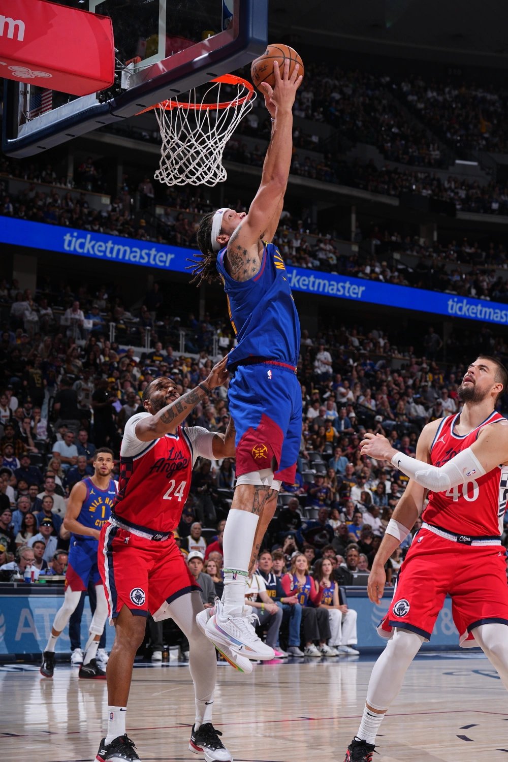 9体育-今晚费耶诺德绝杀压哨：NBA季后赛节点到来；球迷炸锅；细节决定成败